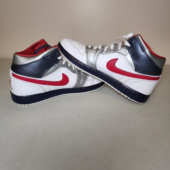 Jordan 1 Retro Olympic 2008 Authentic Collectible - Picture 2 of 9